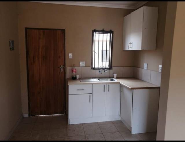 2 BEDROOM HOUSE FOR SALE IN RANDFONTEIN SOUTH